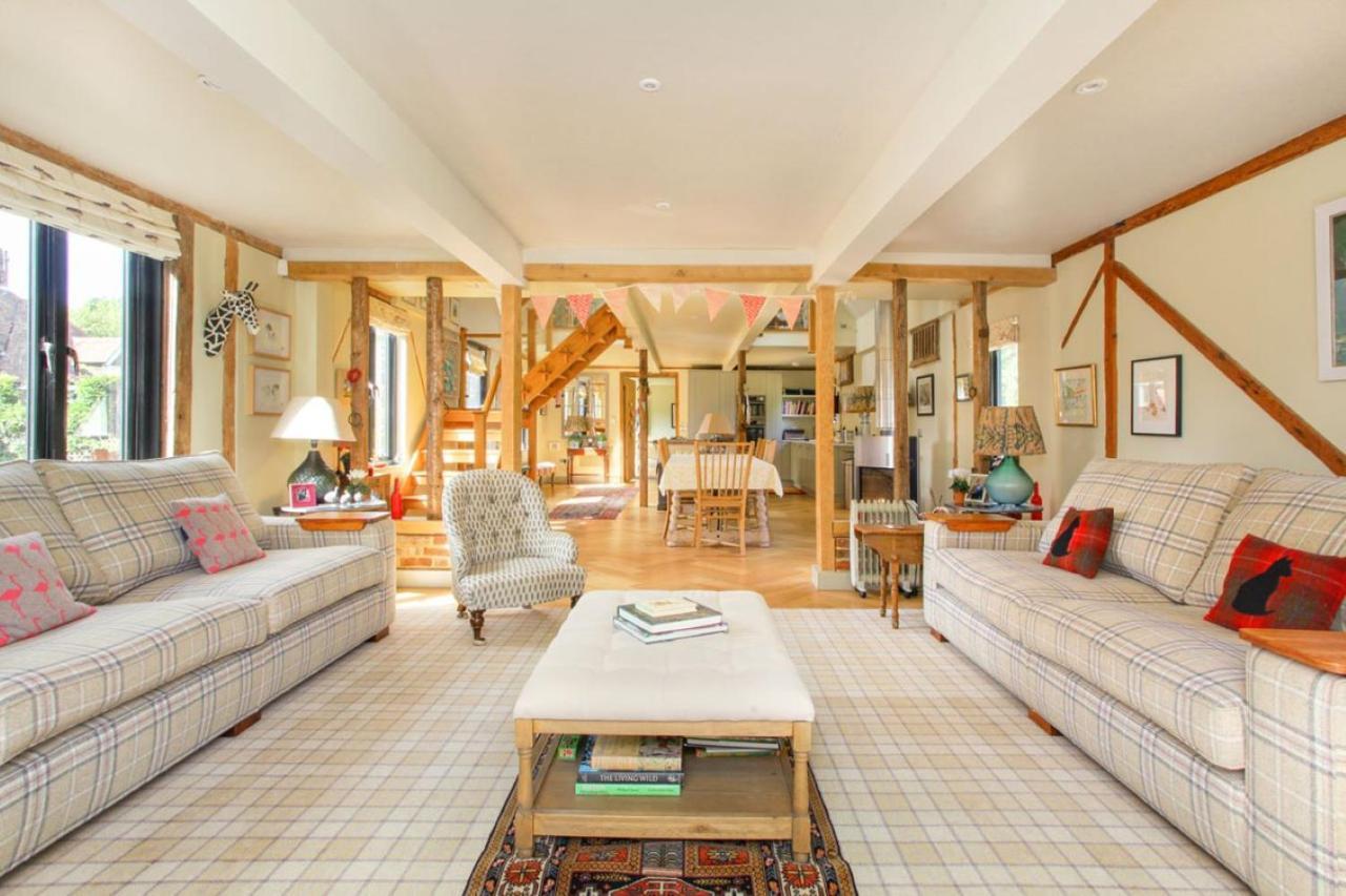 Duckpitts Barn Villa แคนเทอร์เบอรี ภายนอก รูปภาพ